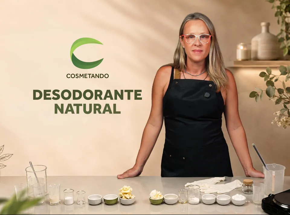 Giovana Reichert formulando desodorante natural